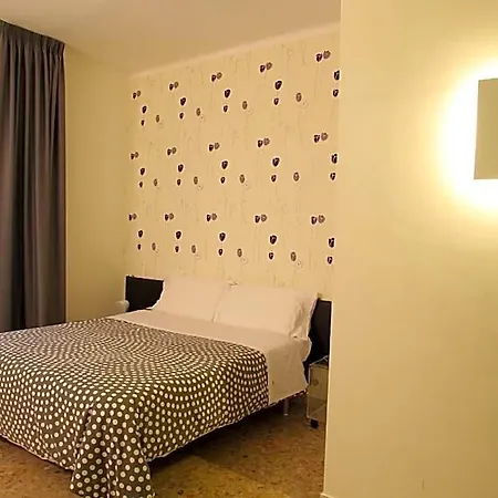 Couette-café Viasparano 3*